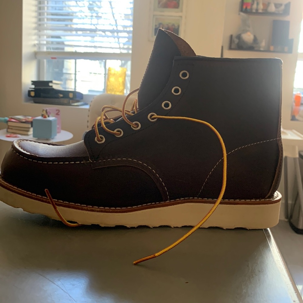 Redwing Boots in dark brown for men - awesome quality boot, never worn!